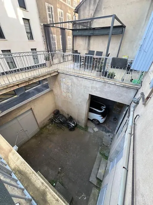 Coeur De Ville, Garage Prive Et Gratuit Avec Terrasse ! Cahors Apartment
