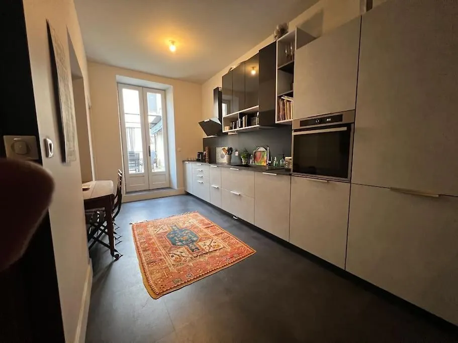 Coeur De Ville, Garage Prive Et Gratuit Avec Terrasse ! Cahors France
