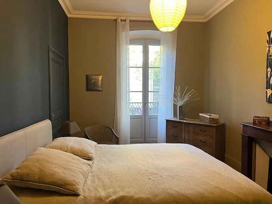 Coeur De Ville, Garage Prive Et Gratuit Avec Terrasse ! Cahors 0*,