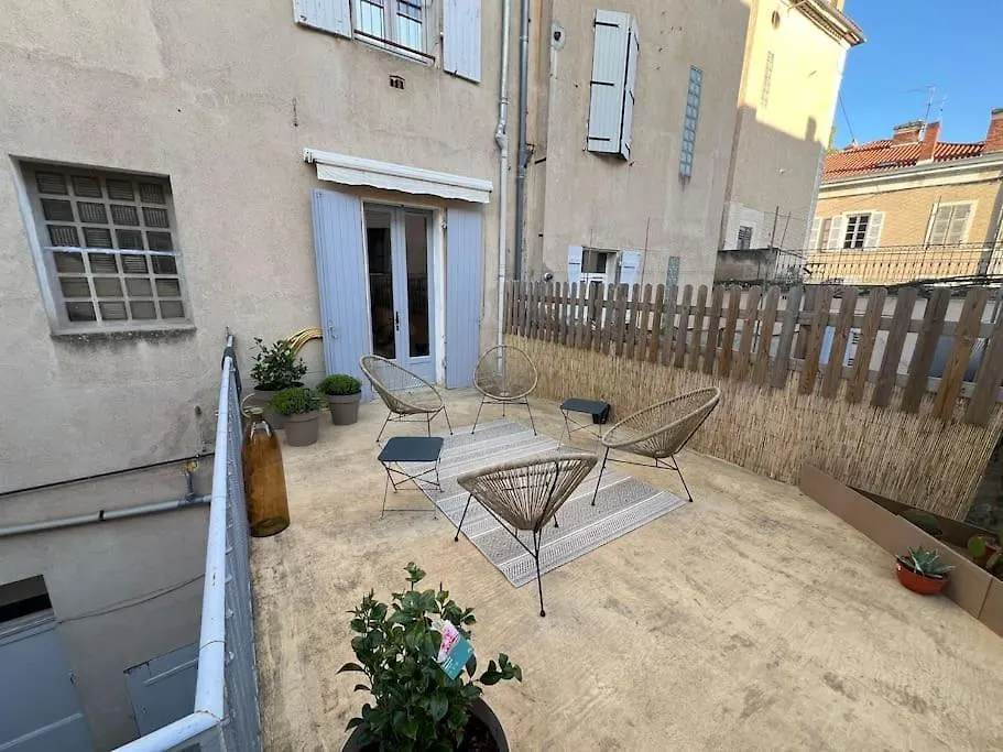 Apartment Coeur De Ville, Garage Prive Et Gratuit Avec Terrasse ! Cahors France