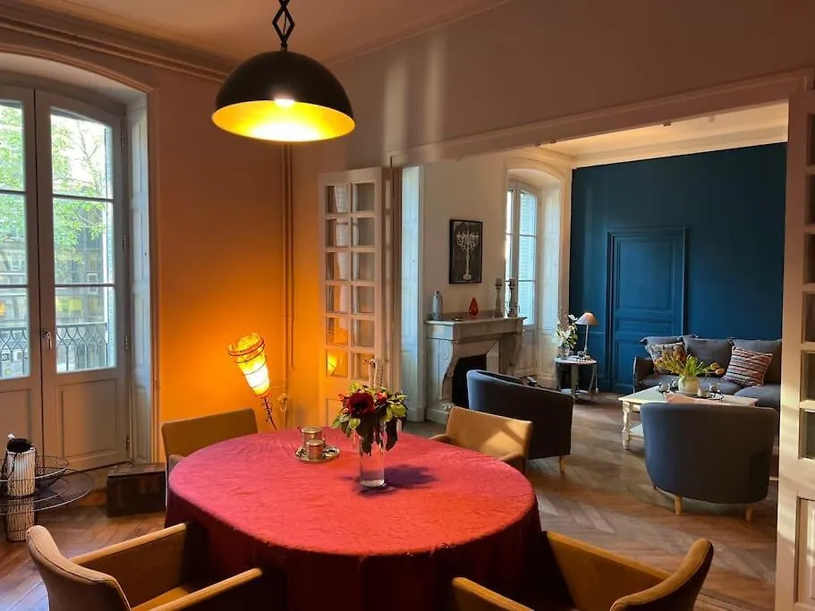 Apartment Coeur De Ville, Garage Prive Et Gratuit Avec Terrasse ! Cahors France