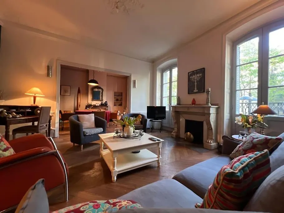 Coeur De Ville, Garage Prive Et Gratuit Avec Terrasse ! Cahors