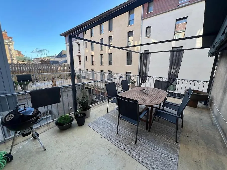 Coeur De Ville, Garage Prive Et Gratuit Avec Terrasse ! Cahors