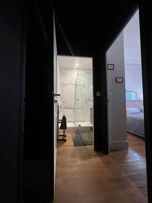 Coeur De Ville, Garage Prive Et Gratuit Avec Terrasse ! 卡奥尔